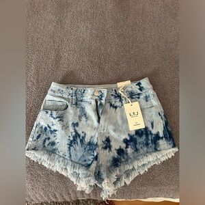 Tie Dye Washed Jean Shorts Size Small WITH TAGS NEVER WORN